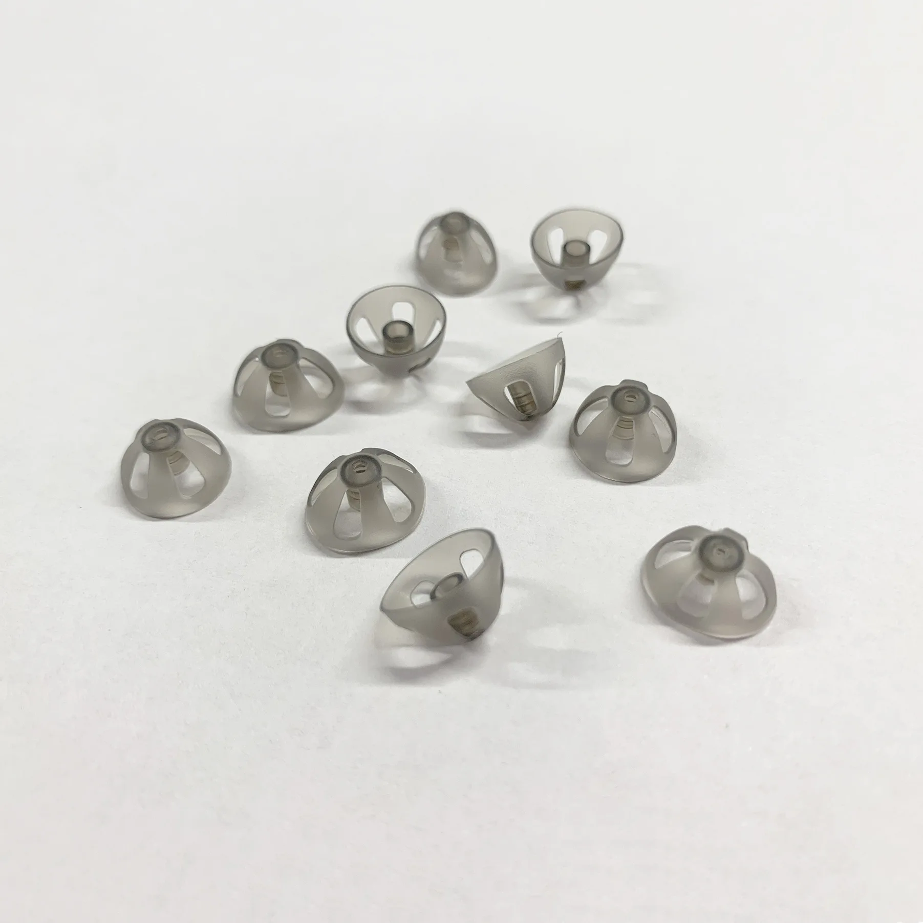 

10pcs/pack Hearing Aids Open Domes Deaf Aid Replacements Open Domes Black for Hearing Impairments Ear Plugs Silica Gel