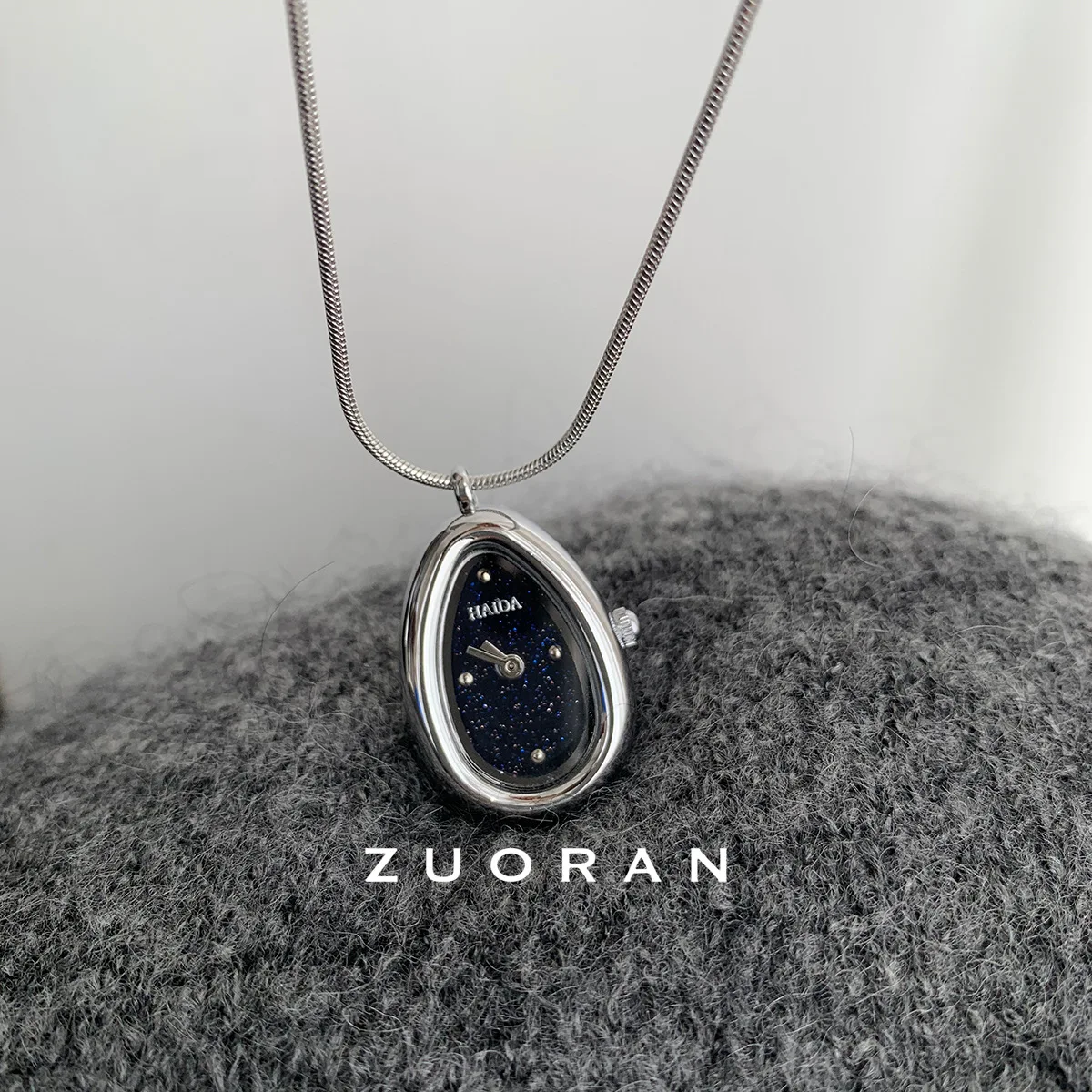 

Elegant women's wristwatch, teardrop-shaped chain necklace watch, fashionable women's watch, stylish quartz wristwatch