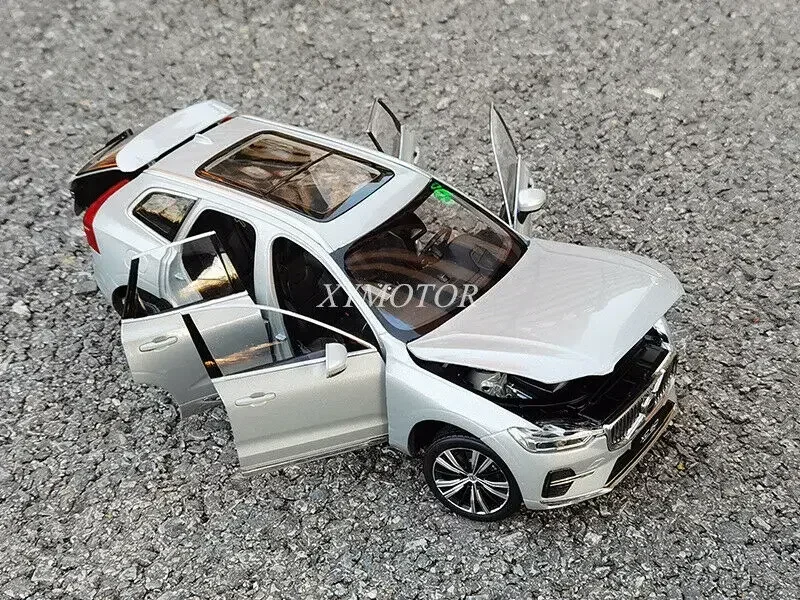 1/18 For Volvo XC60 2022 SUV Diecast Car Model Toys Hobby kids gifts White/Silver/Gray Gift Collection Ornaments Display