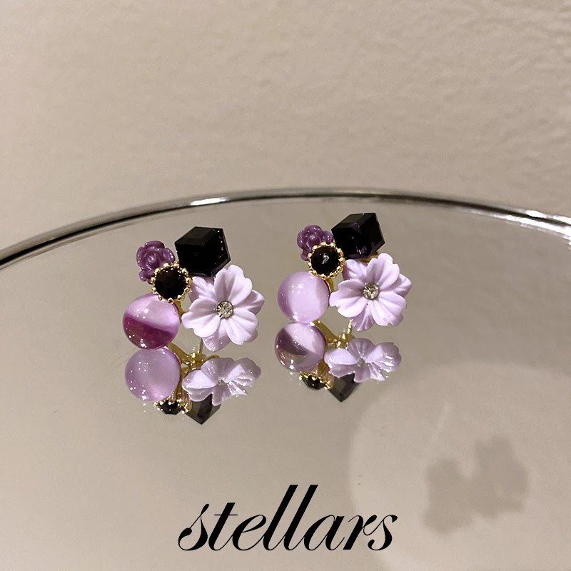 

Vintage Purple Zircon Flower Earrings Cat's Eye Artificial Crystal Unique Designer Stud Earrings Elegant and Gentle for Women
