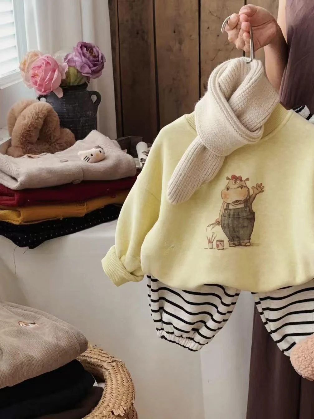 

Удобная толстовка с принтом на подкладке и брюки в полоску, комплект из двух предметов для девочек, зимний детский мультяшный дизайн