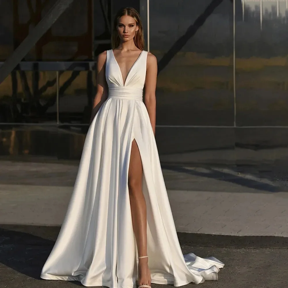 

Customized Satin Wedding Dresses Sleeveless Pleated Backless Bridal Gowns with High Slit V Neck A Line Vestidos de novia