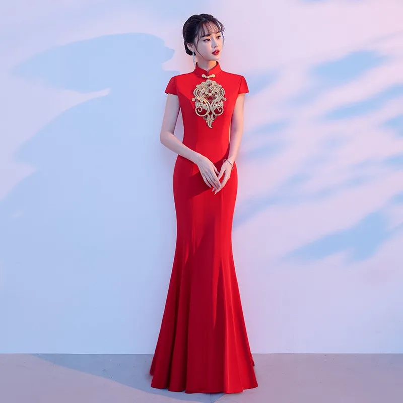 Red cheongsam performance costume female chorus Chinese-style classical etiquette welcoming fishtail catwalk dress