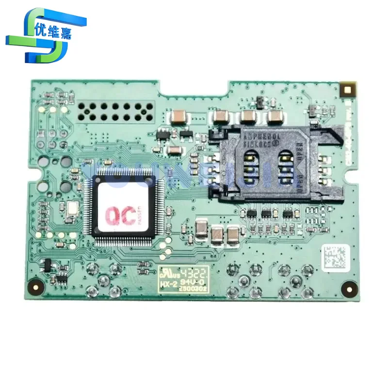 CM2-4G-GPS Smartgen  connects to the plug-in communication module