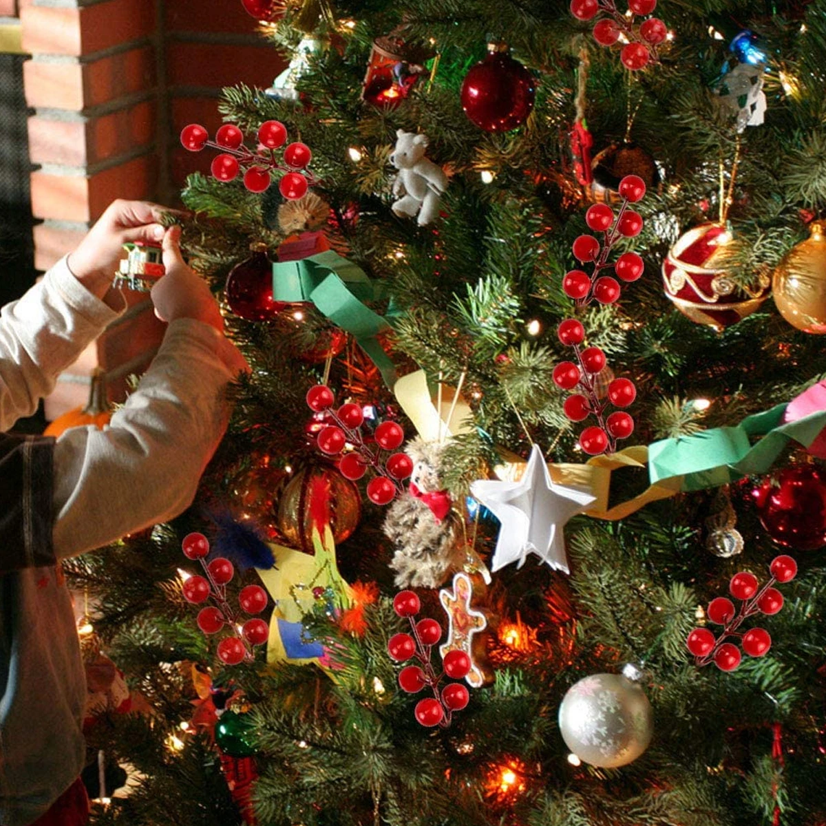 

10Pcs Christmas Berry Branches Realistic Simulation Flower Decor for Home Wedding Party Gift Wrapping Photography Backdrop Prop