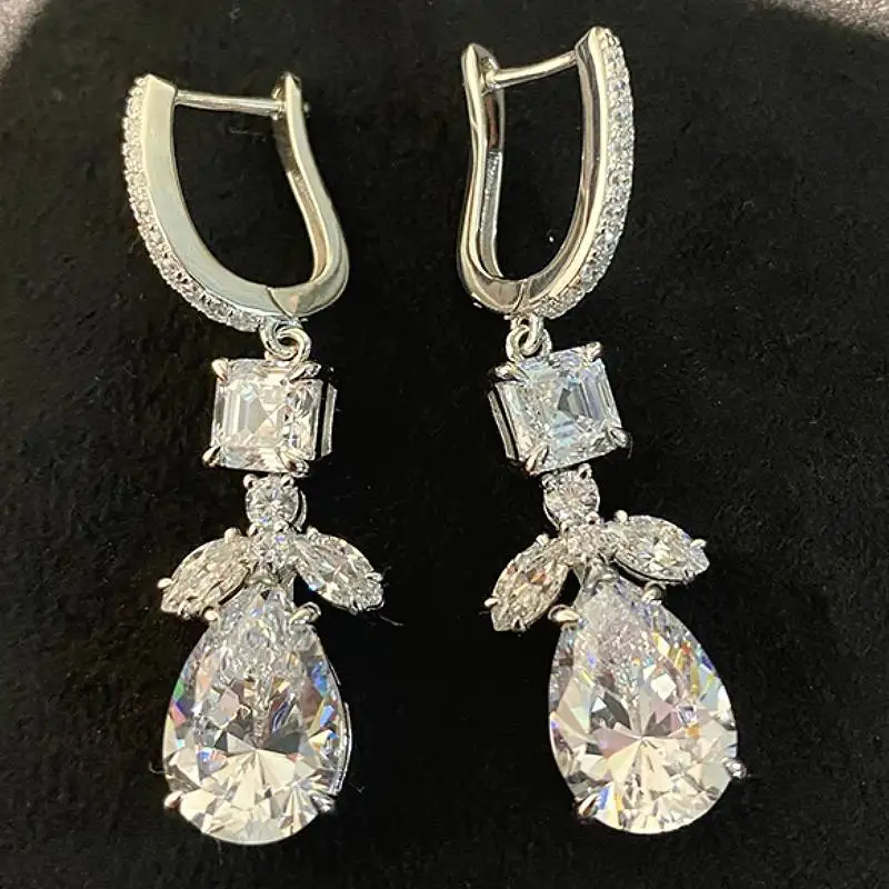 Huitan Ästhetische Damen-Tropfenohrringe, elegante Modeaccessoires mit funkelnden CZ, Hochzeitstag, bezaubernder Schmuck, Geschenk
