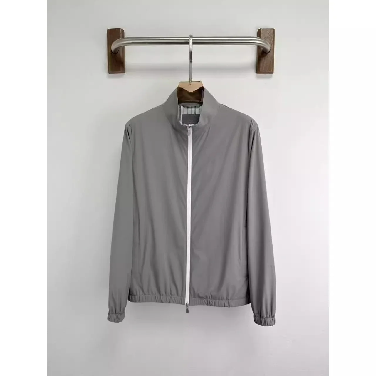 

Куртка BC Italian 26ss в стиле Old Money, повседневная, с капюшоном, вышивкой и защитой от ветра