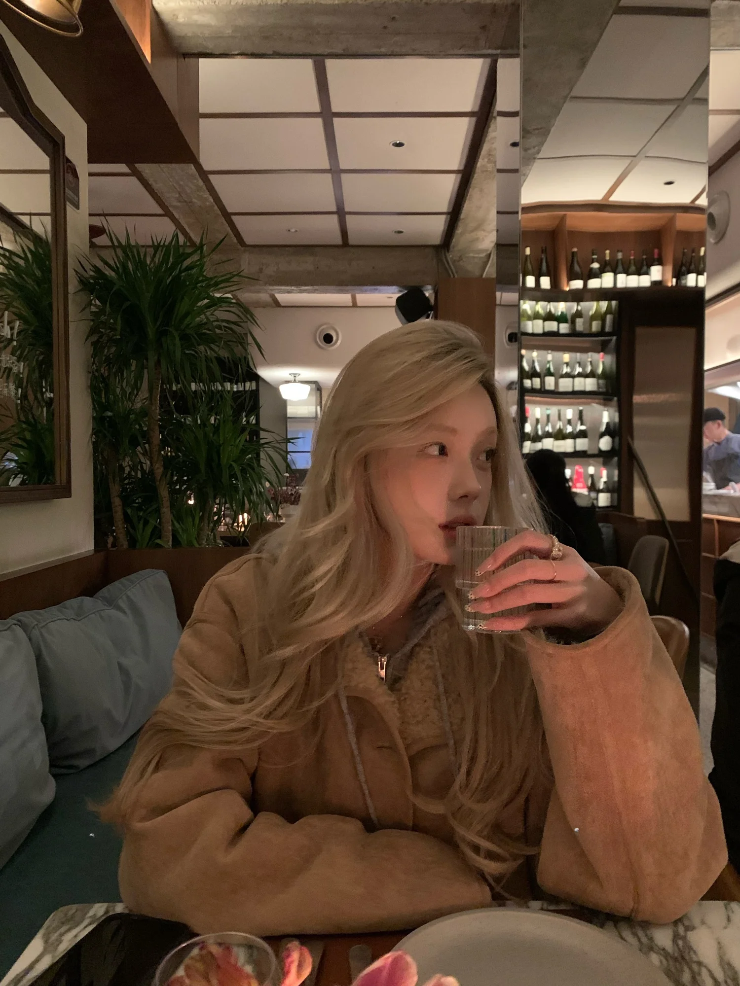 

Теплое и уютное двустороннее женское пальто из замши 8uioio Earl's Milk Tea из полиэфирного волокна с длинными рукавами