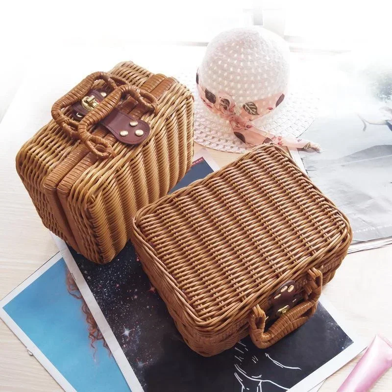 New 1 Pcs Retro Rattan‑like Woven Basket Storage Box With Handle Decorative Suitcase Gift Box Photo Shooting Prop Home Decor