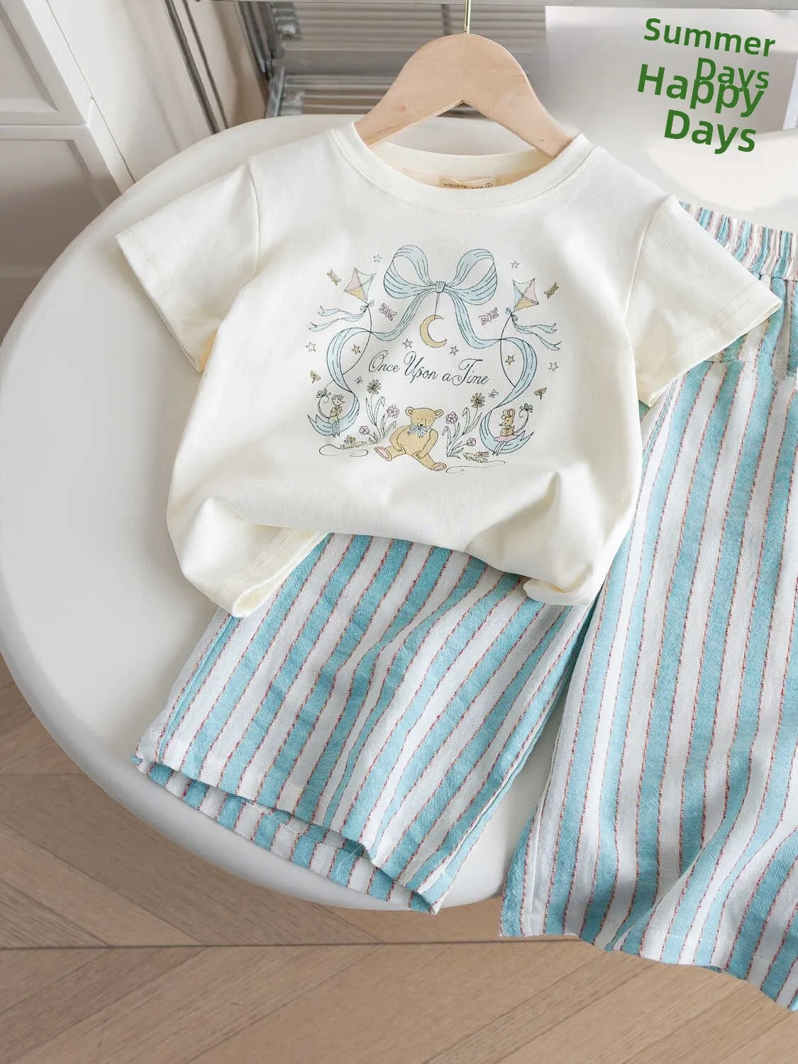 

Комплект футболок для девочек ort Sve, повседневный свободный крой в полоску, летний новый детский топ, широкие брюки из девяти предметов, модные...