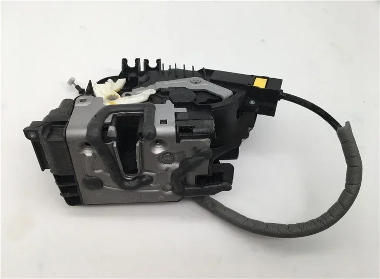 

Figzero Car Front Rear Left Right Door Lock Machine For Mercedes Benz W205 W213 W253 C180 C200 E300 GLC300 2014-2021