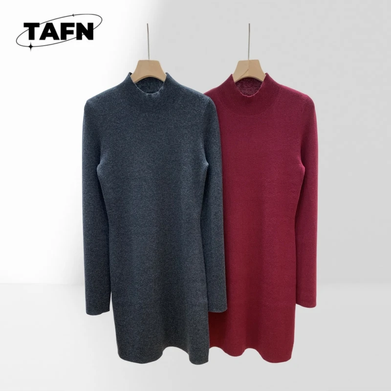 

Fashionable Crewneck Knit Sweater for Women, Timeless Style for Every Wardrobe Comfortable and Perfect for Layering AK1134