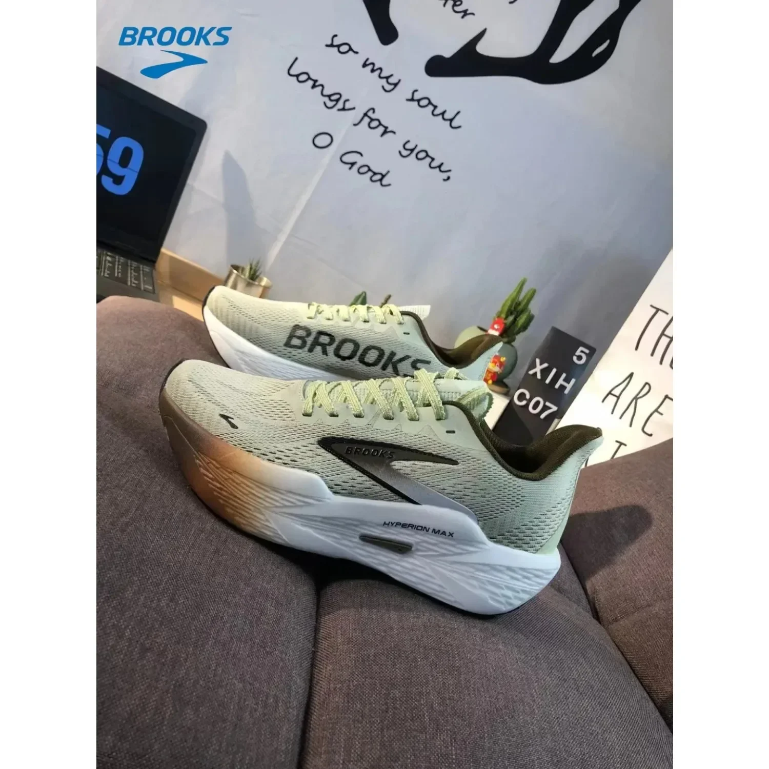 Scarpe da corsa Brooks Hyperion Max 2 - Intersuola leggera e ammortizzata per correre su strada e maratona