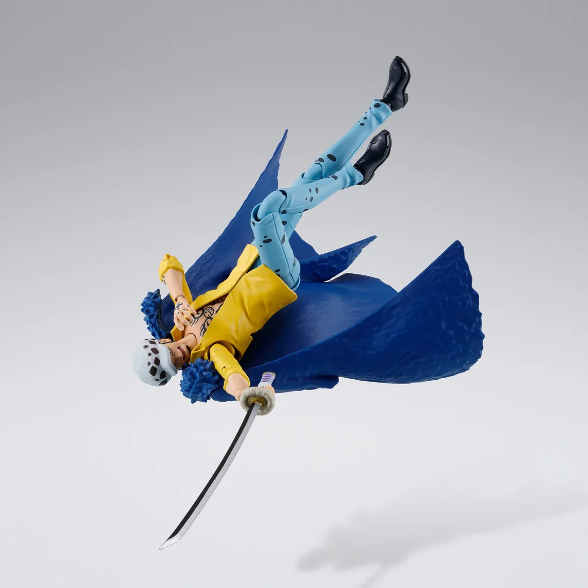 Bandai – Kit de modèles authentiques, une pièce, figurine d'anime S.H.Figuarts Trafalgar D Water Law, articulations de figurines d'action, modèle mobile, jouets cadeaux
