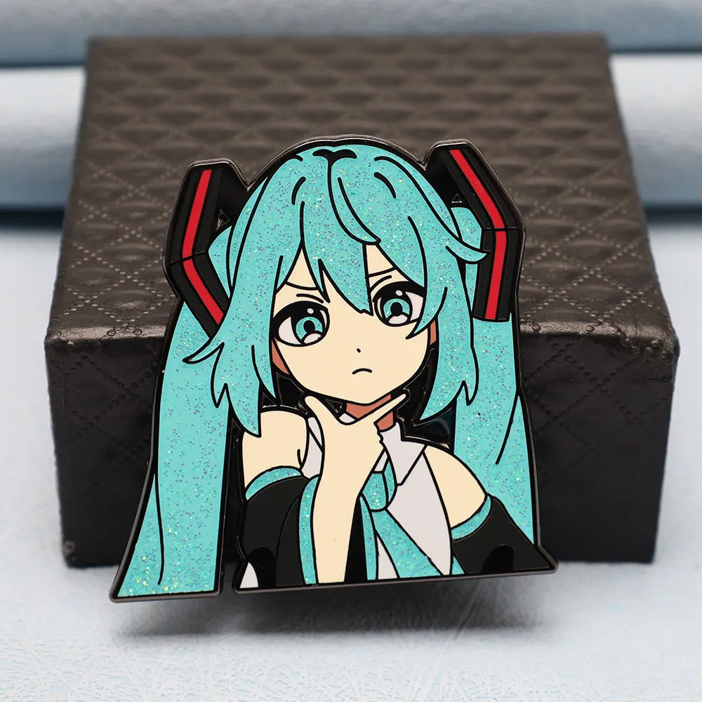 ΠΡΠ»ΡΡΡΡΠ½Π°Ρ ΡΠΈΠ³ΡΡΠΊΠ° Π₯Π°ΡΡΠ½Ρ ΠΠΈΠΊΡ, ΠΏΠ΅ΡΠΈΡΠ΅ΡΠΈΠΉΠ½Π°Ρ ΠΌΠ΅ΡΠ°Π»Π»ΠΈΡΠ΅ΡΠΊΠ°Ρ Π±ΡΠΎΡΡ, ΡΠΌΠ°Π»ΠΈΡΠΎΠ²Π°Π½Π½Π°Ρ Π±Π»Π΅ΡΡΡΡΠ°Ρ ΡΠΊΠΎΠ»ΡΠ½Π°Ρ ΡΡΠΌΠΊΠ°, ΡΠΊΡΠ°ΡΠ΅Π½ΠΈΠ΅, Π·Π½Π°ΡΠΎΠΊ, ΡΠ΅ΠΊΠ²ΠΈΠ·ΠΈΡ Π΄Π»Ρ ΠΊΠΎΡΠΏΠ»Π΅Ρ, ΠΏΠΎΠ΄Π°ΡΠΎΠΊ Π½Π° Π΄Π΅Π½Ρ ΡΠΎΠΆΠ΄Π΅Π½ΠΈΡ ΠΡΠ»ΡΡΡΡΠ½Π°Ρ ΡΠΈΠ³ΡΡΠΊΠ° Π₯Π°ΡΡΠ½Ρ ΠΠΈΠΊΡ, ΠΏΠ΅ΡΠΈΡΠ΅ΡΠΈΠΉΠ½Π°Ρ ΠΌΠ΅ΡΠ°Π»Π»ΠΈΡΠ΅ΡΠΊΠ°Ρ Π±ΡΠΎΡΡ, ΡΠΌΠ°Π»ΠΈΡΠΎΠ²Π°Π½Π½Π°Ρ Π±Π»Π΅ΡΡΡΡΠ°Ρ ΡΠΊΠΎΠ»ΡΠ½Π°Ρ ΡΡΠΌΠΊΠ°, ΡΠΊΡΠ°ΡΠ΅Π½ΠΈΠ΅, Π·Π½Π°ΡΠΎΠΊ, ΡΠ΅ΠΊΠ²ΠΈΠ·ΠΈΡ Π΄Π»Ρ ΠΊΠΎΡΠΏΠ»Π΅Ρ, ΠΏΠΎΠ΄Π°ΡΠΎΠΊ Π½Π° Π΄Π΅Π½Ρ ΡΠΎΠΆΠ΄Π΅Π½ΠΈΡ