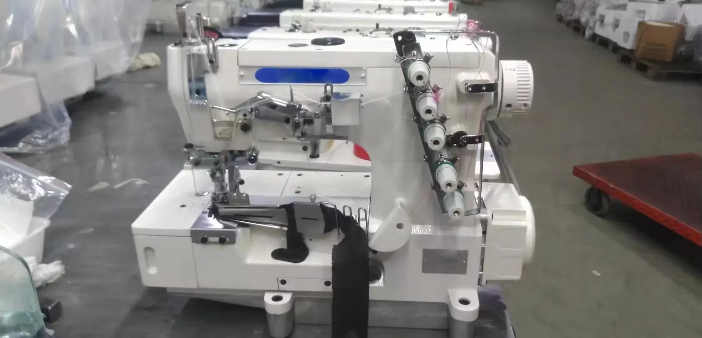 W500-02BBD Full Automatic Trimming Cylinder Bed Interlock Industrial Sewing Machine