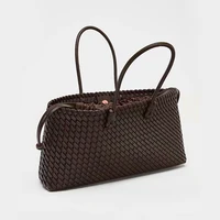 new niche commuting woven hand-held shoulder bag, fashionable and versatile, super large capacity tote bag - Image 2