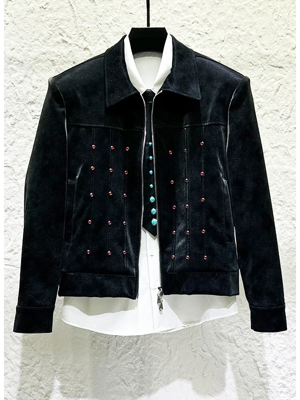 الرجال 2025 الخريف شخصية جديدة 2 قطعة موضة مطرز مشرق الأحجار الكريمة فو سترات من الجلد الرجال بولي بنطال بنطال جلدي أطقم سترات