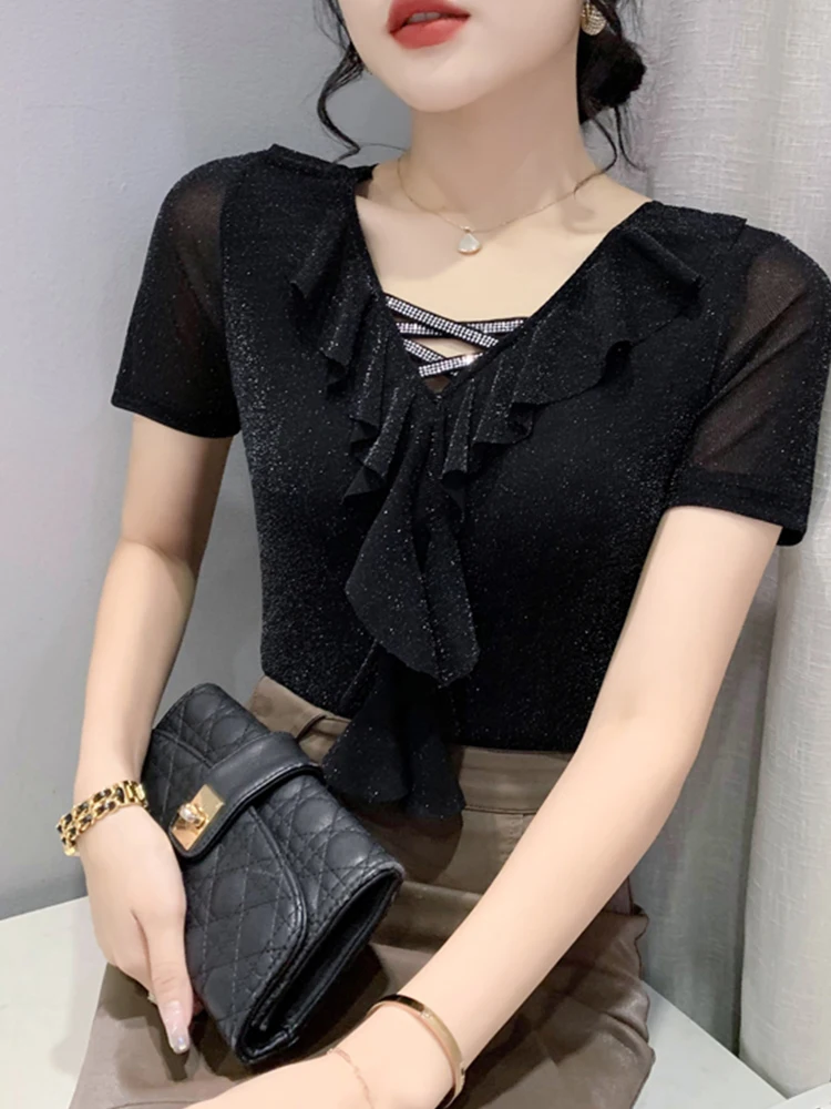 Nouveau T-shirt d'été sexy à col en V pour femme, coupe ajustée, élégant, avec dentelle tendance