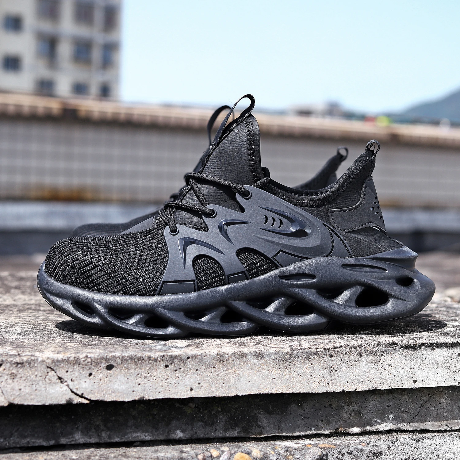 Steel Toe Safety Shoes Men, Anti-Puncture Anti-Smash Non Slip Industrial Work Boots Lightweight Breathable Protective Shoes