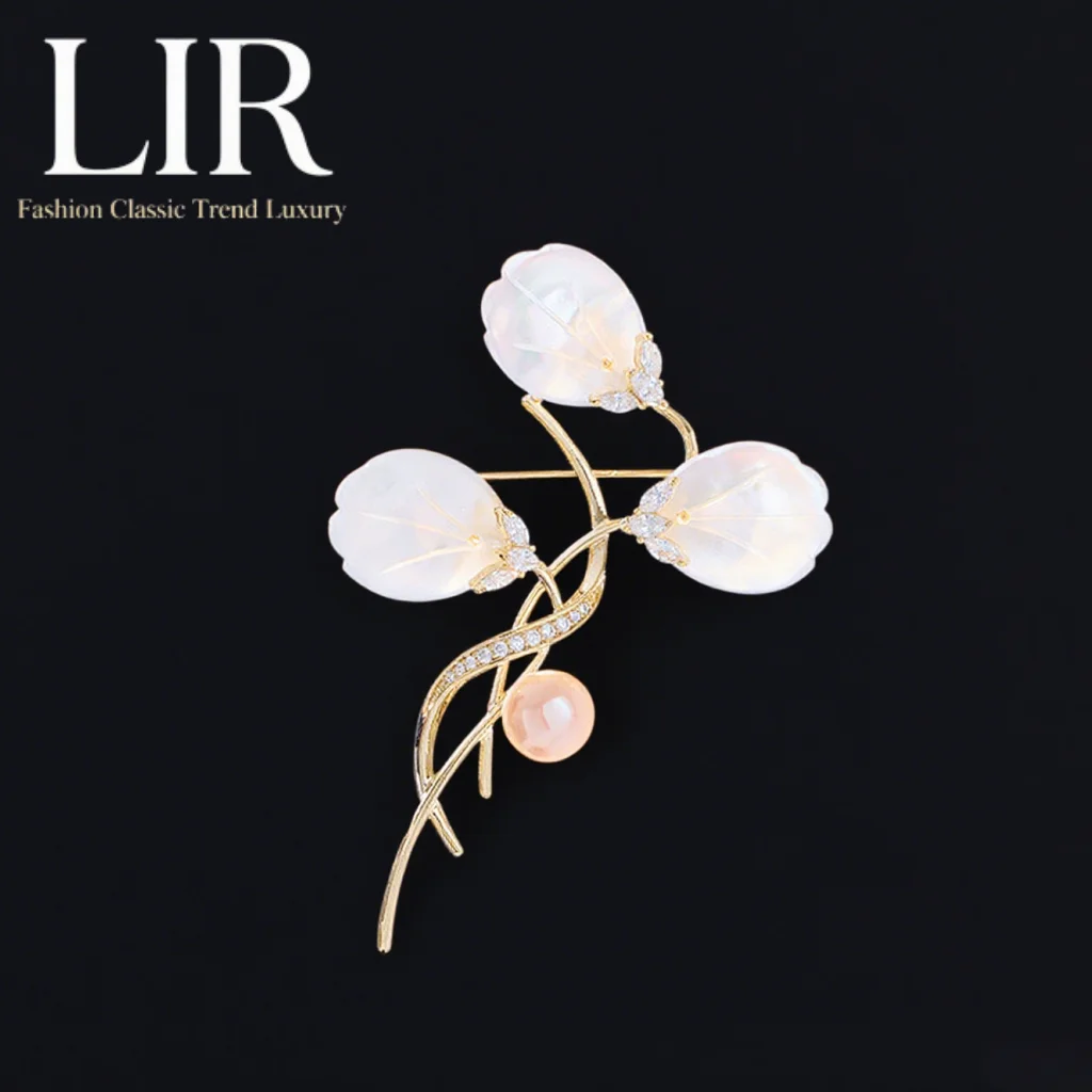 Lir Women's Brooch:…