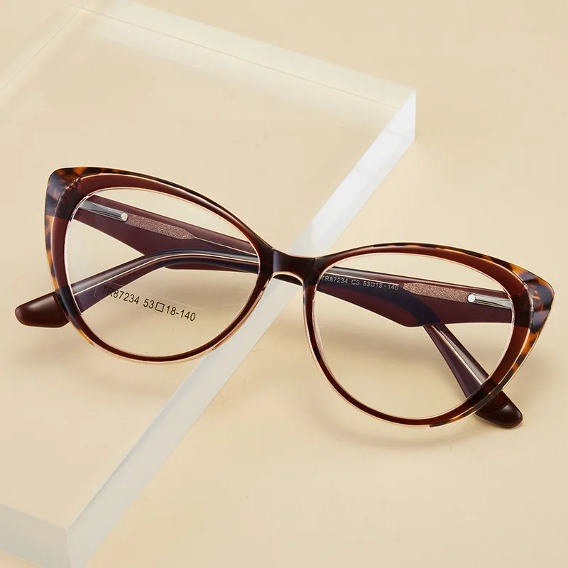 

EYORA Fashion TR90 Butterfly-framed Women Reading Glasses Anti Blue Light Myopia Eyewear Photochromic Prescription Eyewear Lens