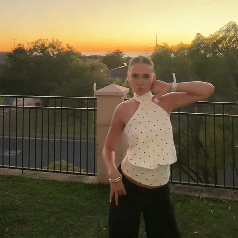 

Женский укороченный топ 2026 года в стиле Y2K: белый, в горошек, с завязками на шее, открытой спиной и бантом, без рукавов, для вечеринок и уличной моды