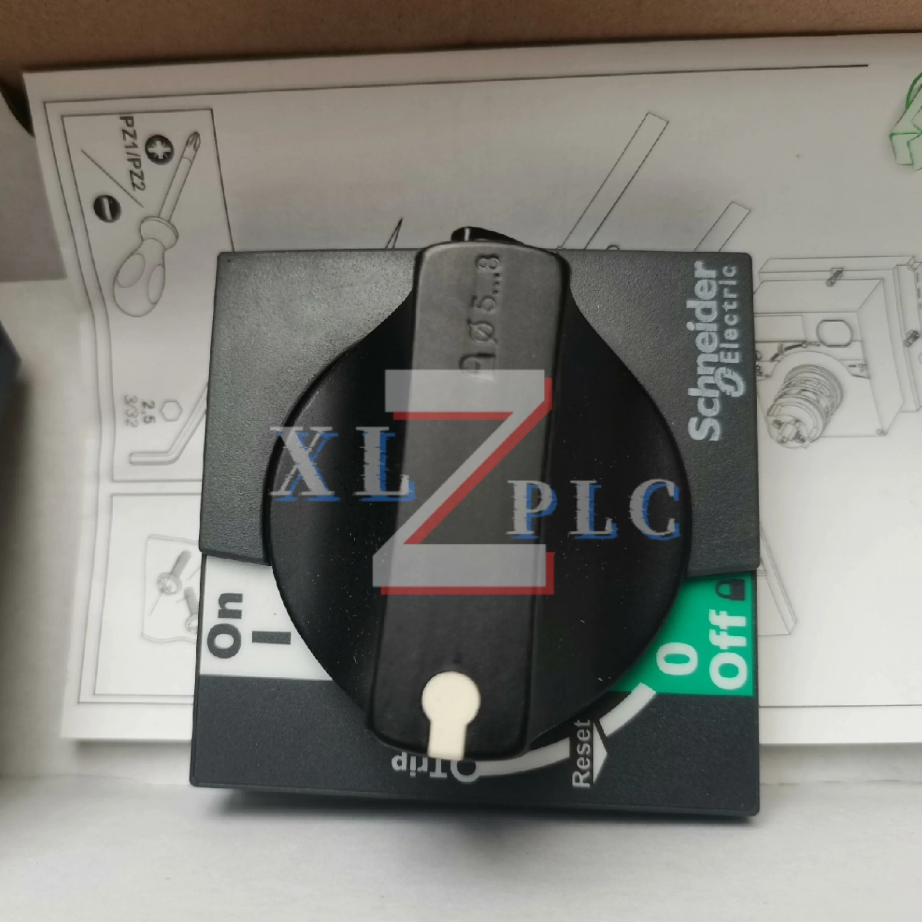 

In stock Schneider LV429338 new model LV428941 extended rotary handle for NSX100/160/250