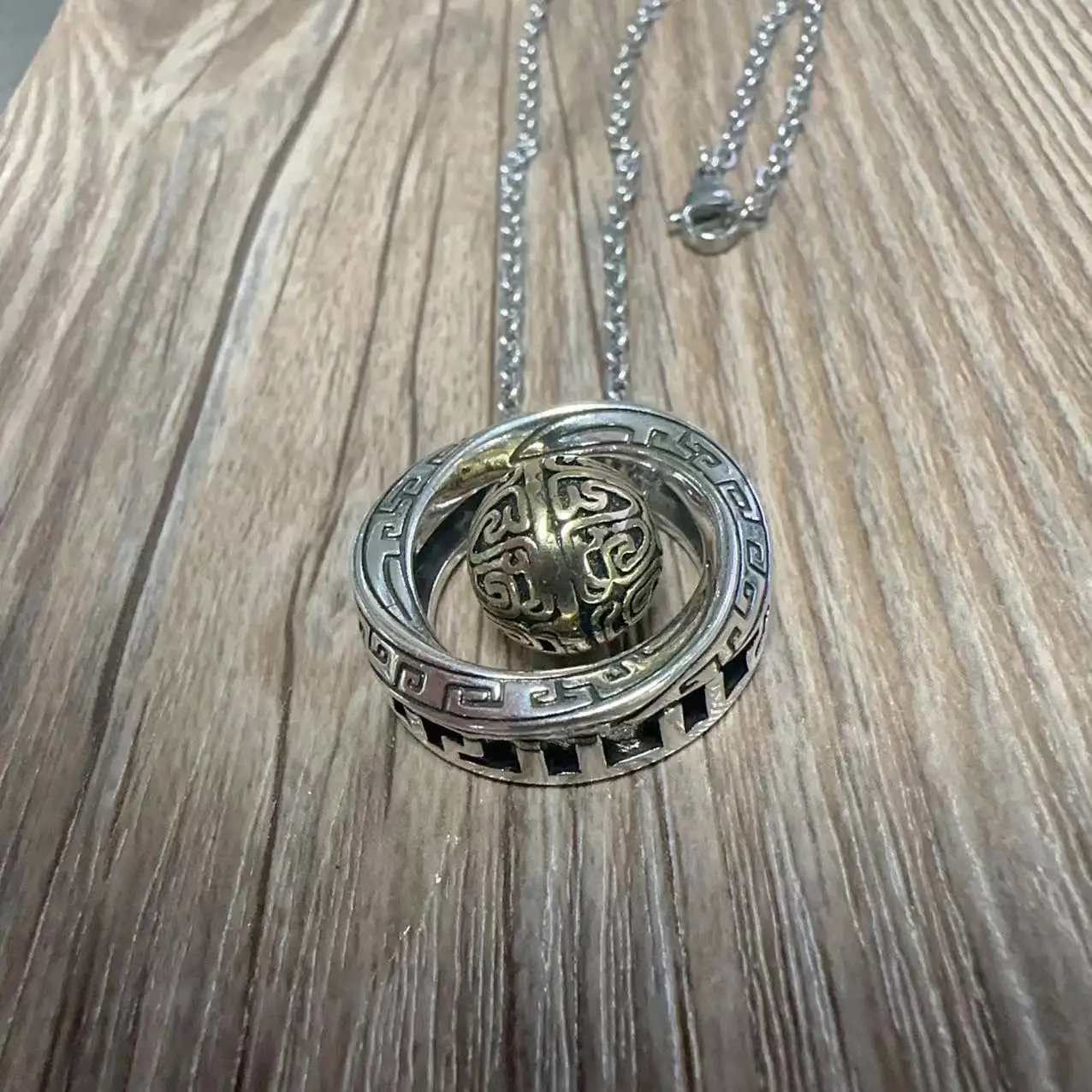 Möbius Men's Pendant Necklace | Unique Ring and Lucky Bead Pendant|Silver Plated Retro Craftsmanship|Gift for Boyfriend