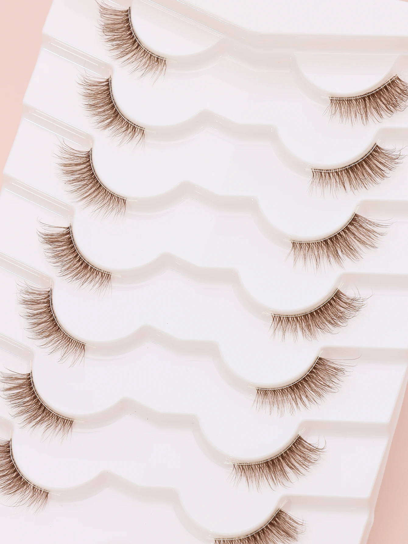 ขนตาปลอมสีน้ำตาล 7 คู่ สไตล์ธรรมชาติ ปลายเรียวสวย สวมใส่สบาย ให้ลุคสวยแบบธรรมชาติ