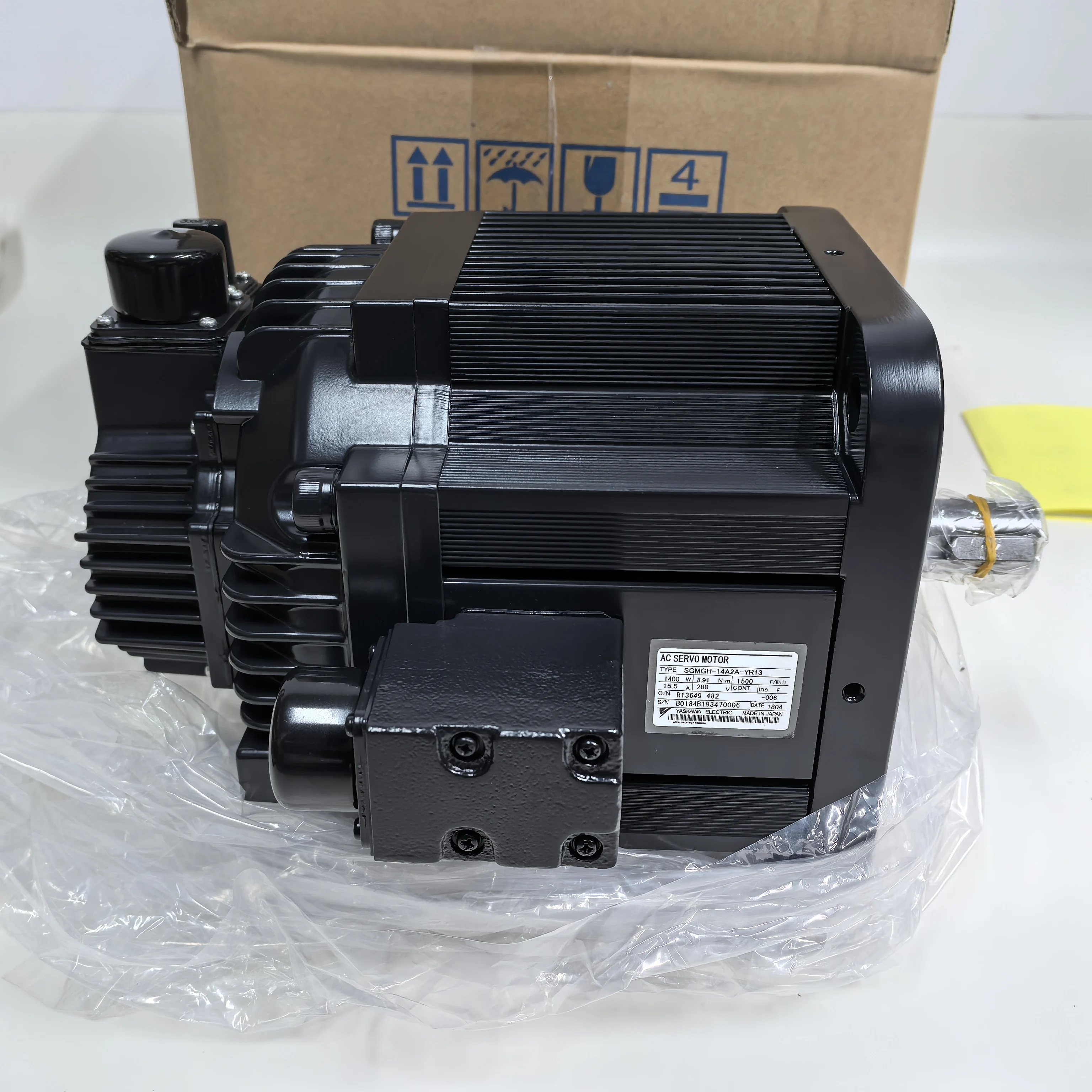 

New In Box SGMGH-14A2A-YR13 Yaskawa Servo Motor 1 Year Warranty