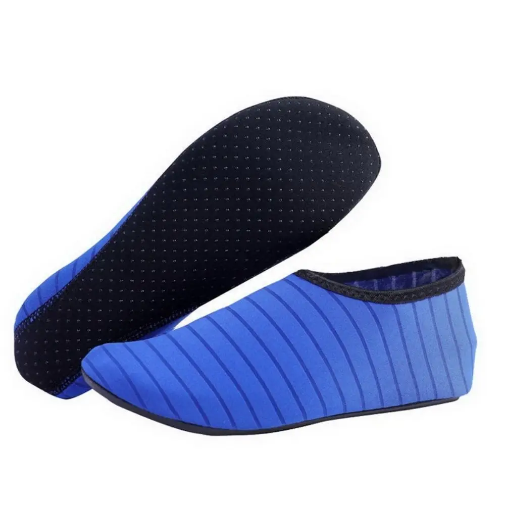 Zapatillas antideslizantes para hombre y mujer, zapatos de agua suaves, zapatillas ligeras para nadar en la playa, novedad