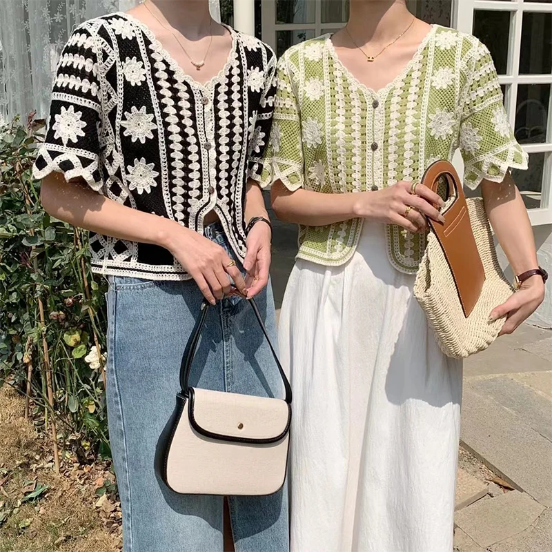 Nuovo 2024 primavera/estate donna coreana stile Casual campagna gancio fiore sottile a righe scavato cappotto a maniche corte lavorato a maglia