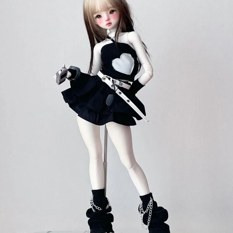 Nur Kleidung zum Verkauf: 1/4 Maßstab Weibliches Liebes-Set mit trägerlosem Oberteil, süßem Faltenrock und Wadensocken für BJD-Actionfiguren-Körper – Detail 3