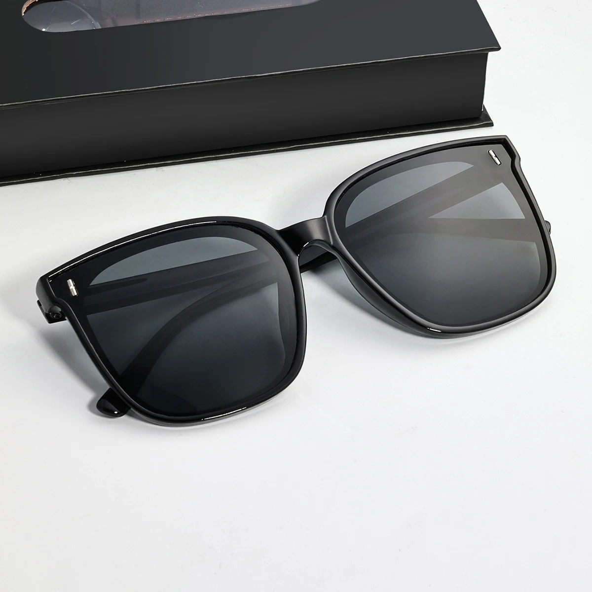 TOMI New 2PCS Casual Fashion Men Watch Gift Box Set Luxury Round Large Dial Calendar Men Quartz Watch Glasses Gift Box