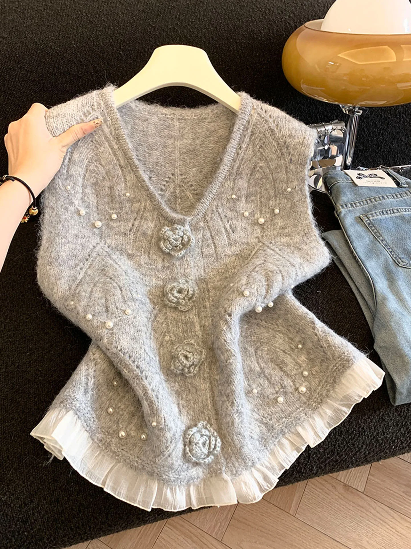 

Женский вязаный жилет Emily Clud с 3D-цветами и V-образным вырезом, теплый, с цветочным дизайном, рекомендованная модель