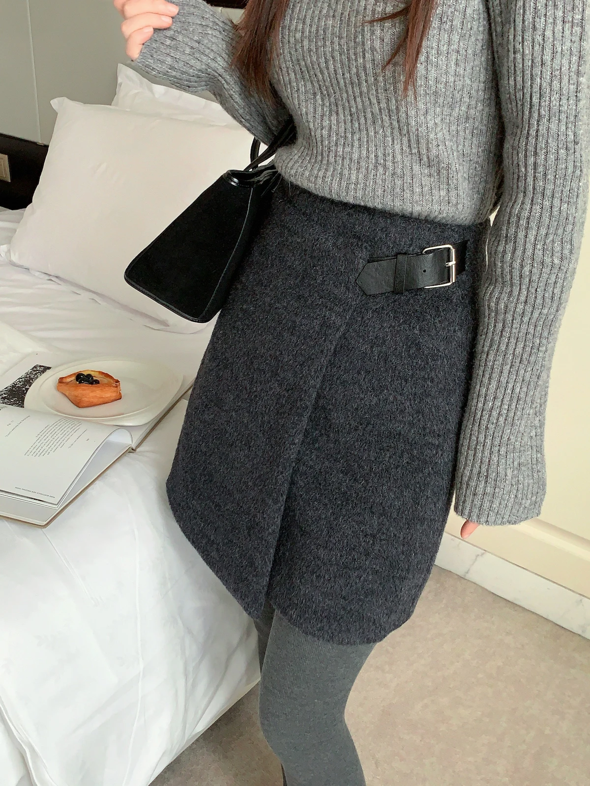 

ERRA Winter Thiened Woolen High Waist A-Line Skirt Korean Sle Design Asymmetrical ort Skirt ay Color Slimming Effect