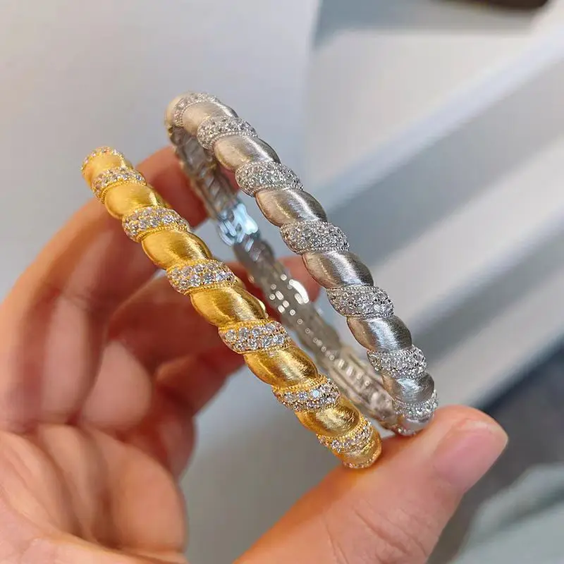 Vintage Palace French Light Luxury Ancient Money Wind Fried Dough Twists Winding Brushed Rotating Lace Diamond Bracelet