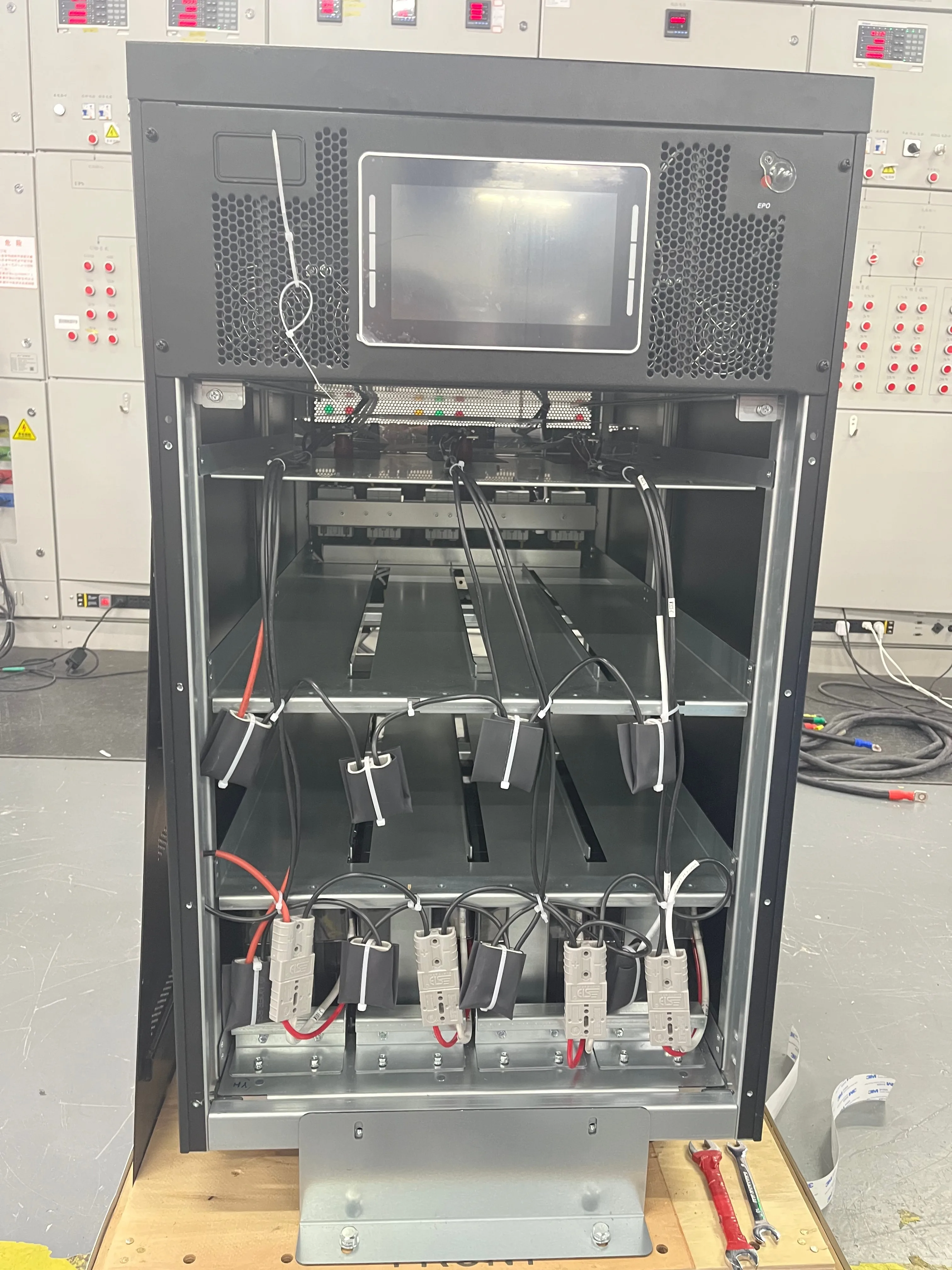 Модульный ИБП 30 кВА со встроенным аккумулятором Универсальная машина 3-фазный источник бесперебойного питания Ups 208/220/230/240 В переменного тока