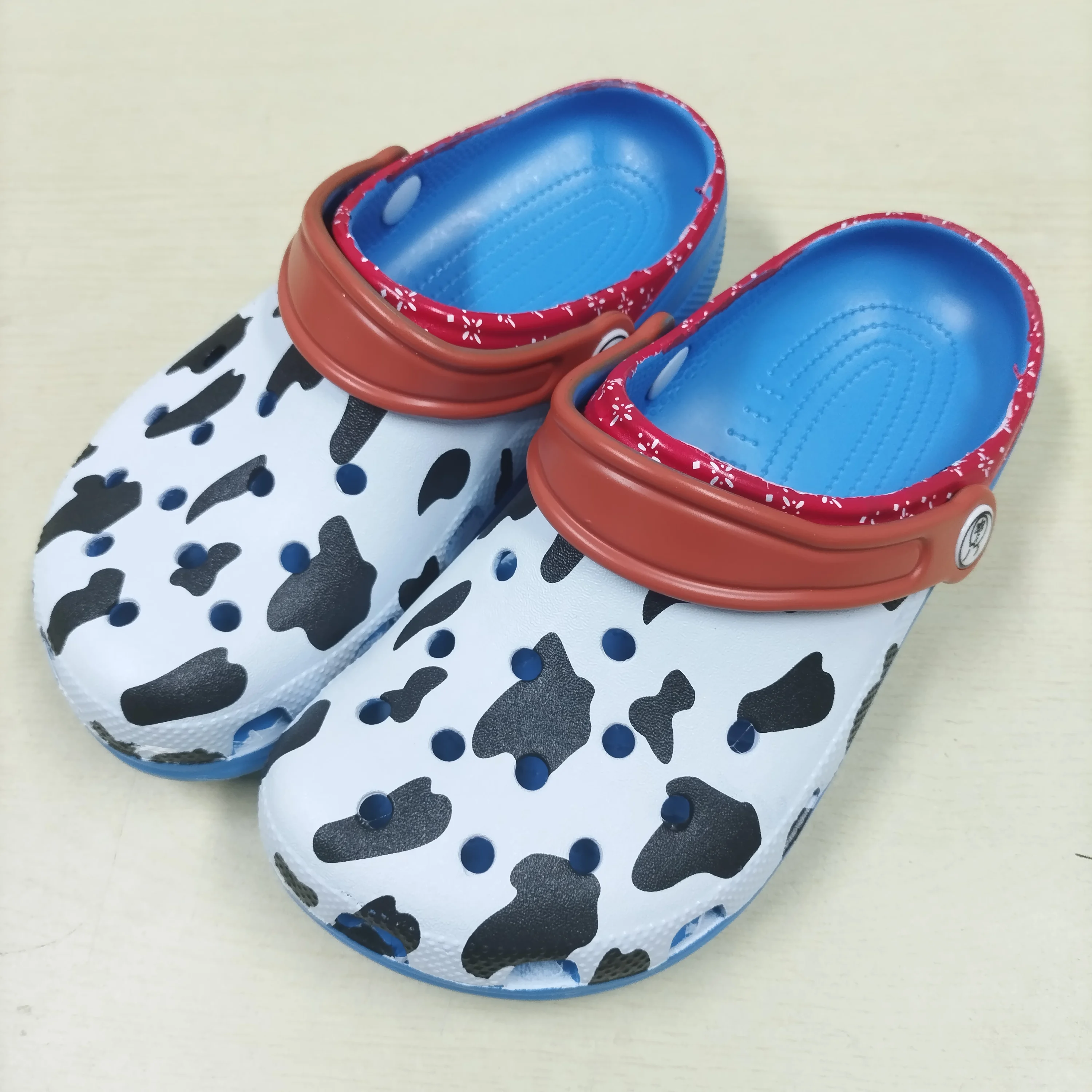 

Toy Story Woody Cowboy Cartoon Character Summer Slippers Cute Children'S Style Leisure Slippers Non-Slip Soft Soled Sandals Gift