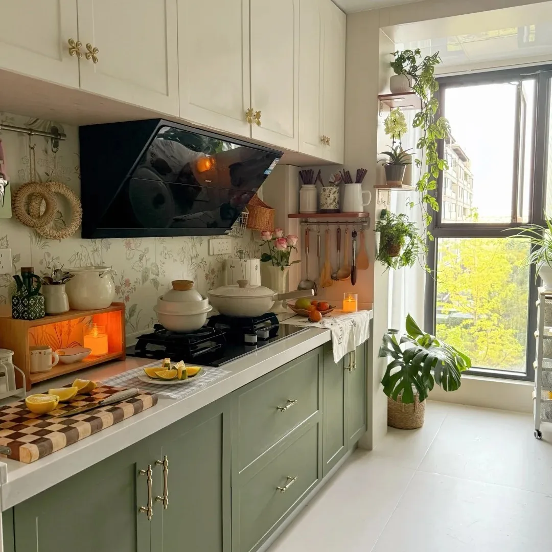 %Modern Kitchen Style Pine Wood Custom Cabinets Water Resistant On-Wheel Multi-Functional Design
