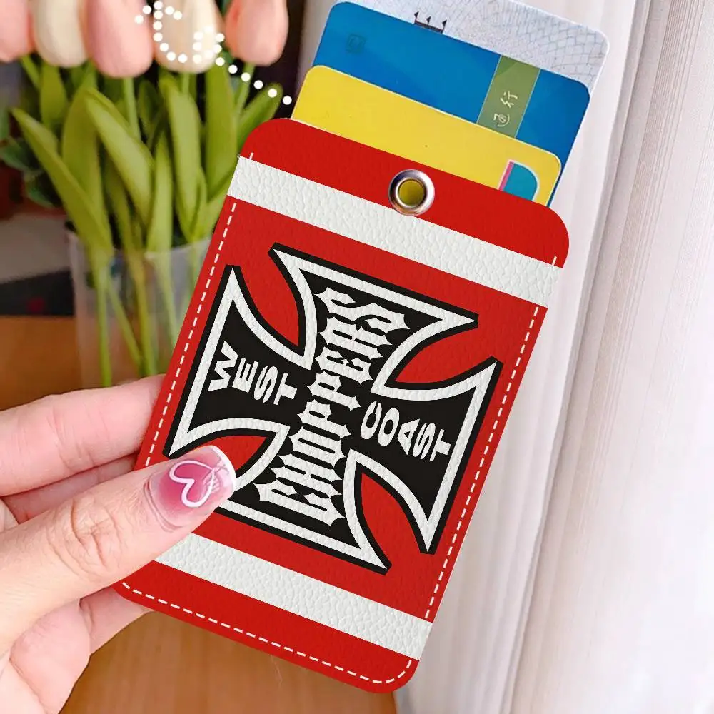 سلسلة مفاتيح West Coast Choppers مع حامل بطاقة الوصول، وحافظة واقية لبطاقة الهوية وبطاقة الحافلة وبطاقة البنك للأمان