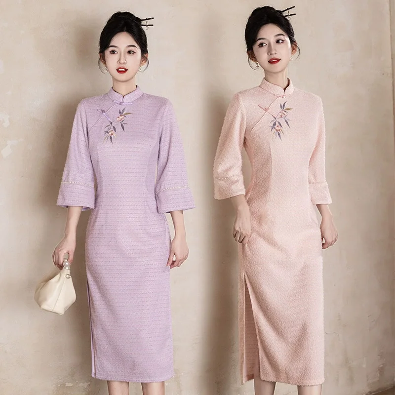

Embroidered Purple Chinese Autumn Long Sleeved Cheongsam 2025 New Item for Young Women Retro Slim Fit Spring Qipao