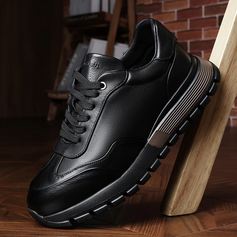 

New men's versatile solid color low cut casual sports shoes 241223
