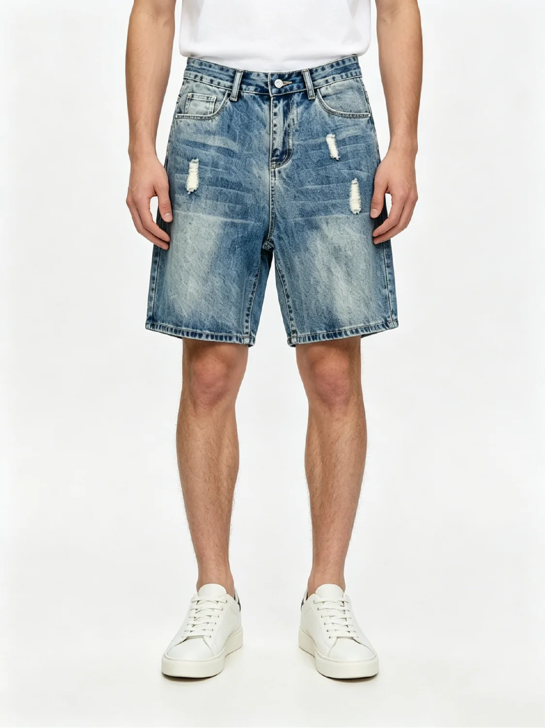 

Washed and Distressed Denim Shorts, Structured and Stylish, Five-Point Length