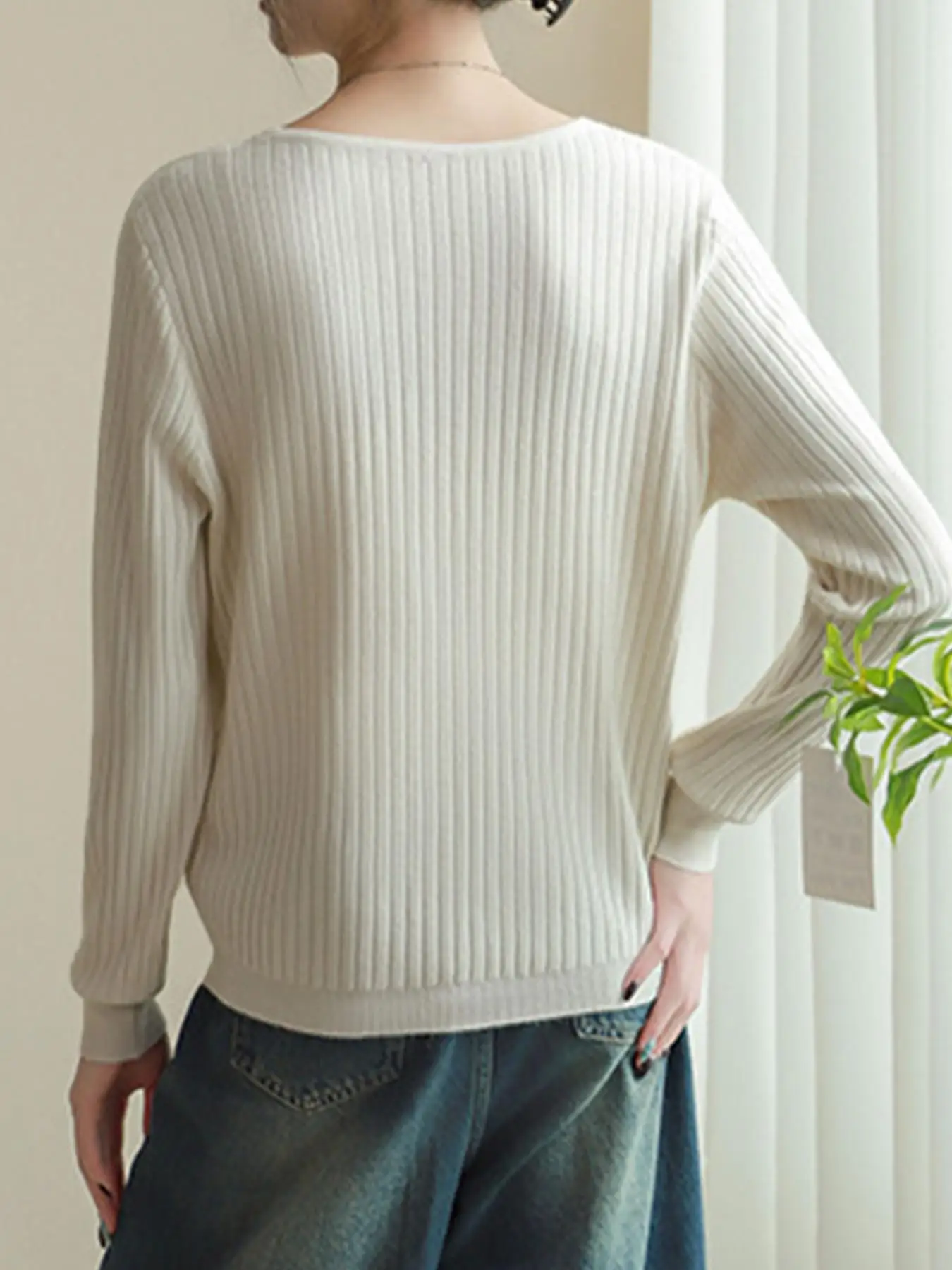 NEW AUTUMN AND WINTER FAKE TWO-PIECE V-NECK KNIT BASE LAYER, CASUAL SWEATER SLIMMING AND HIDING FAT, DRAWSTRING INNER TOP FOR