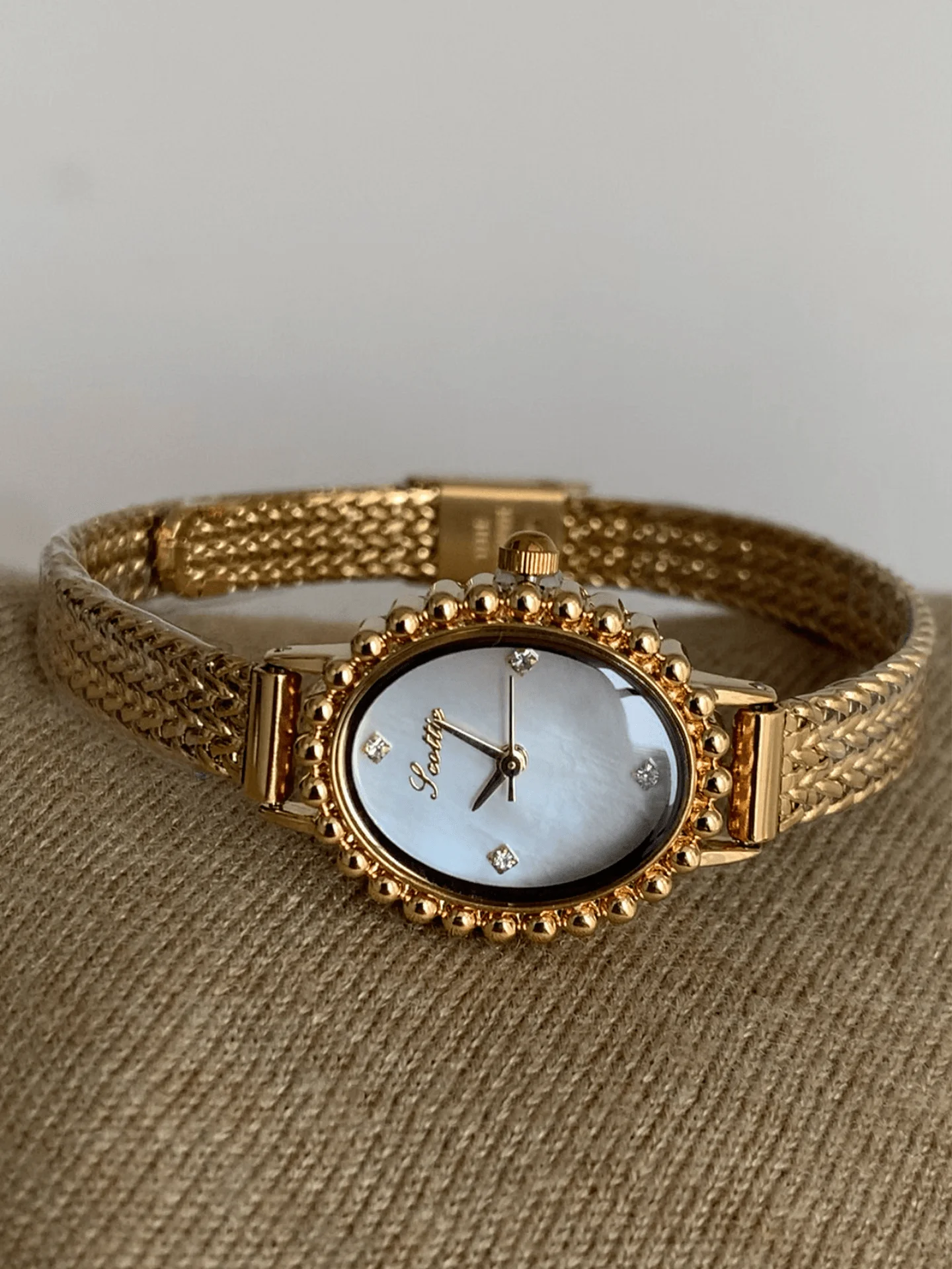 High End Retro Style Women Watch Pearl Dial Quartz Braided Mesh Metal Bracelet Wristwatch Niche Waterproof Ladies Dress Watches
