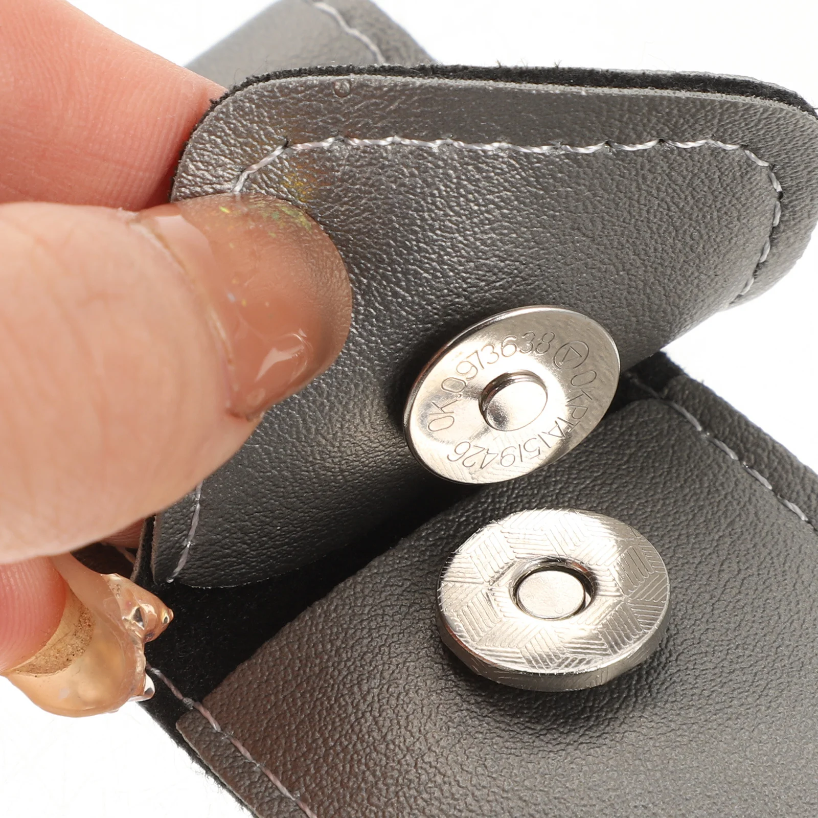 3 قطع من حقيبة تخزين ملاقط الرموش، حقيبة صغيرة خفيفة الوزن من البولي يوريثان، إغلاق مغناطيسي، حقيبة ملاقط مكياج للسفر