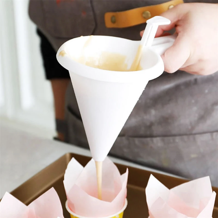 Adjustable Hand-held Baking Funnel Tools Cream Batter Chocolate Liquid Dispenser Pastry Mold Cookie Cupcake Pancake Baking Tools