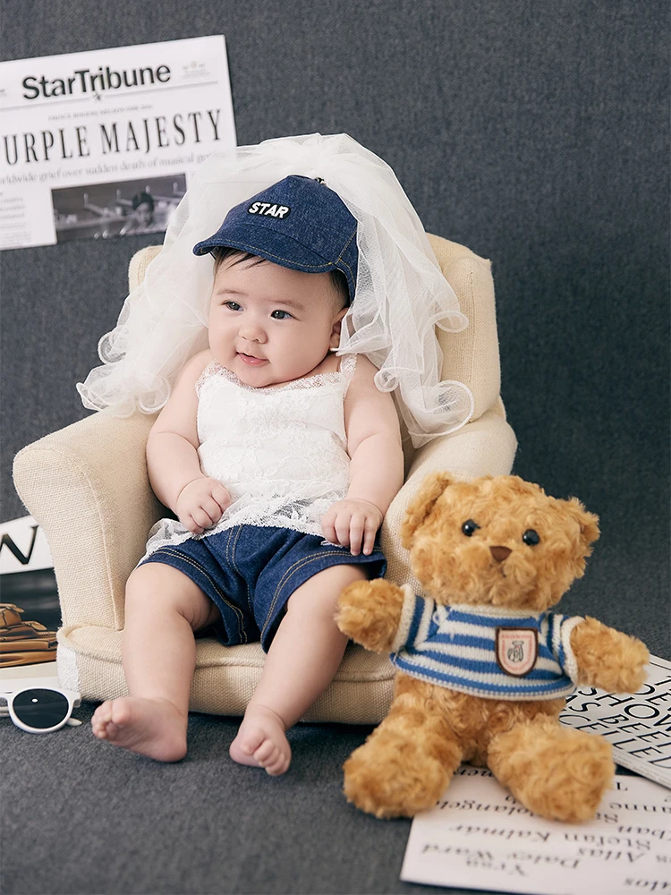 

100 Days Baby Photography Props Fashion Magazine Style Theme Infant Photo Costume Kit Plush Teddy Doll Poster Studio Shoot Props